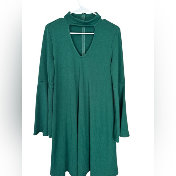 Karen Kane mini dress Bell sleeve detail and choker neckline. Size L - Picture 4 of 7